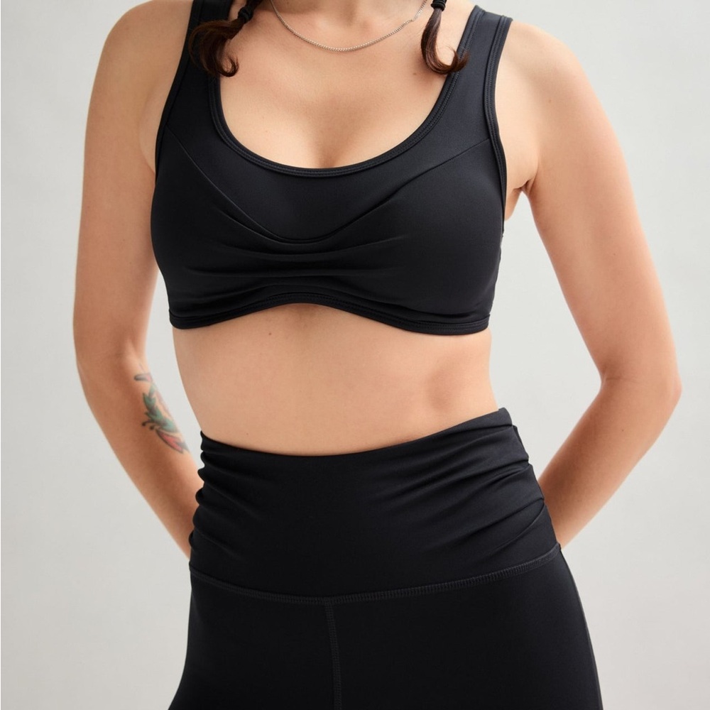 Girlfriend Collective Black Kiki Pleated Bra |‎ Sz 4X | NWT